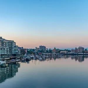 Regent Waterfront & Victoria